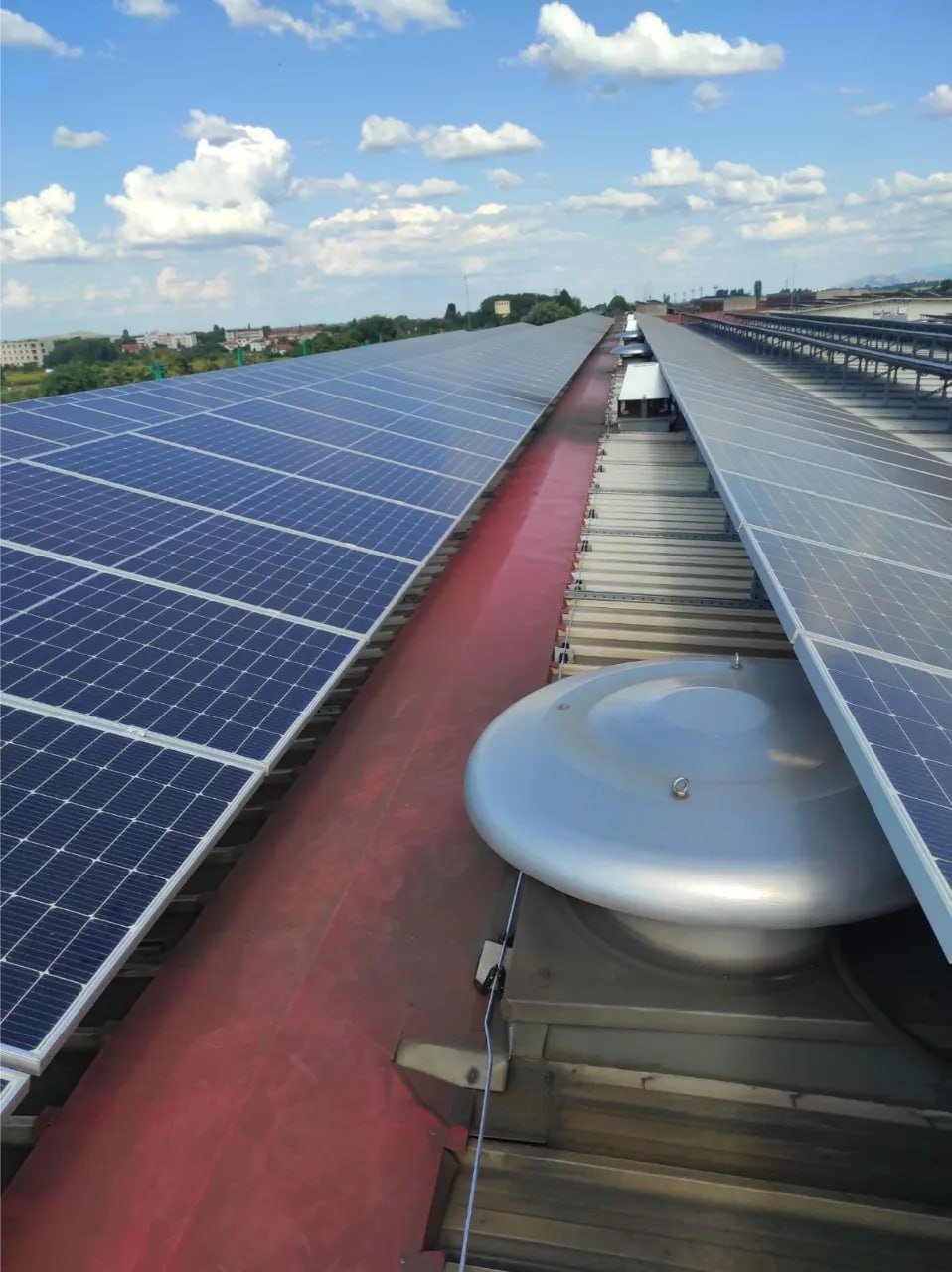 Мълниезащита на фотоволтаични панели с грамоотвод