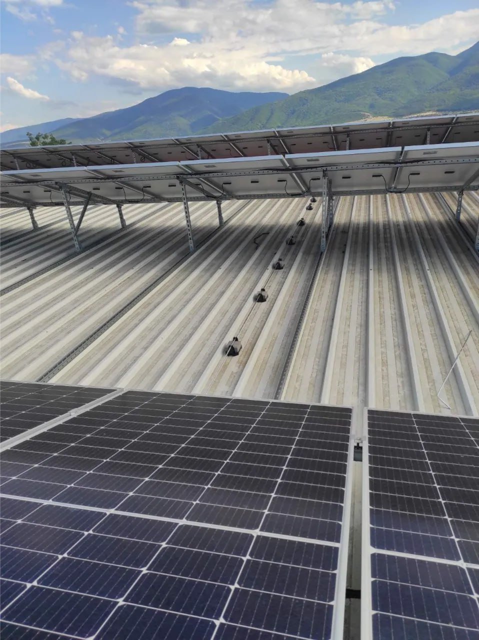 Мълниезащита на фотоволтаични панели с грамоотвод